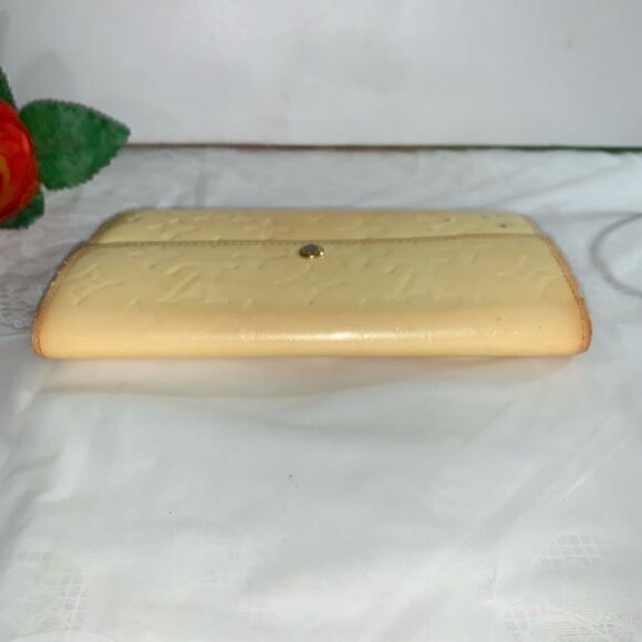 Louis Vuitton Vernis Clutch Wallet - Picture 9 of 14